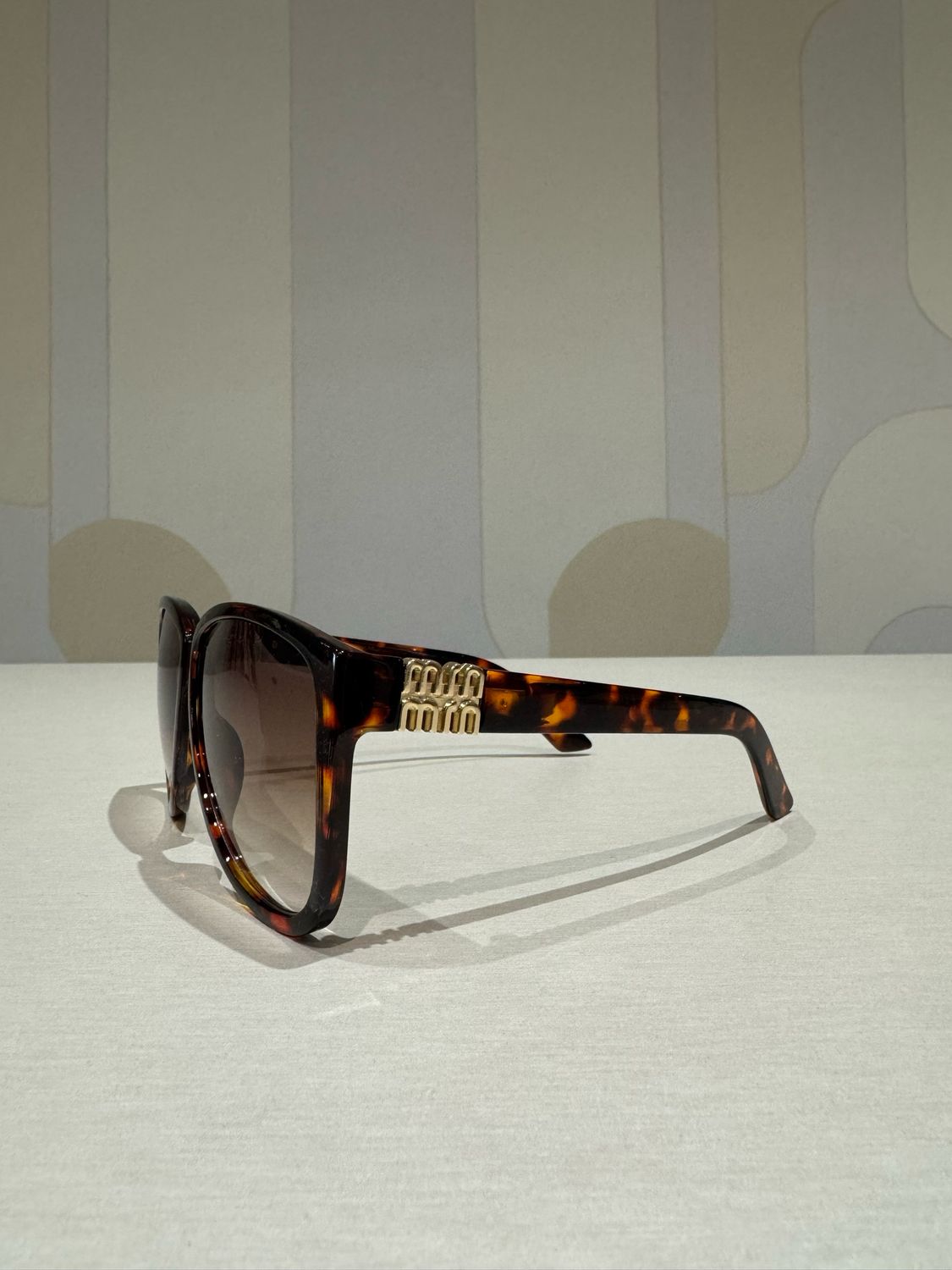 Elegant Tortoise Sunglasses