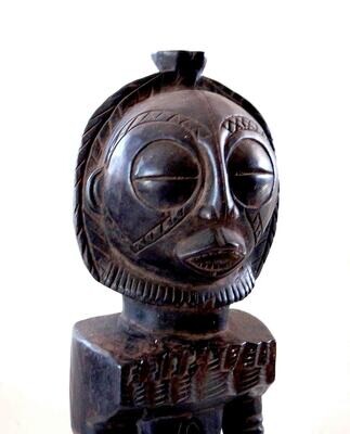 BUYU
Figure ancestrale royale. RD Congo