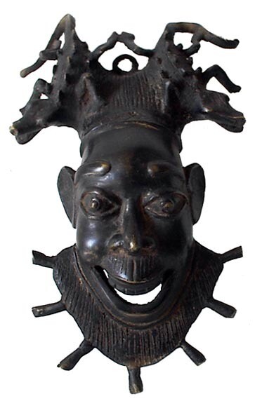 masque bronze. Bamoun. Cameroun