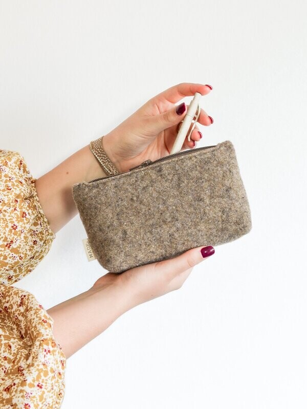 Etui gerecycled wolvilt
