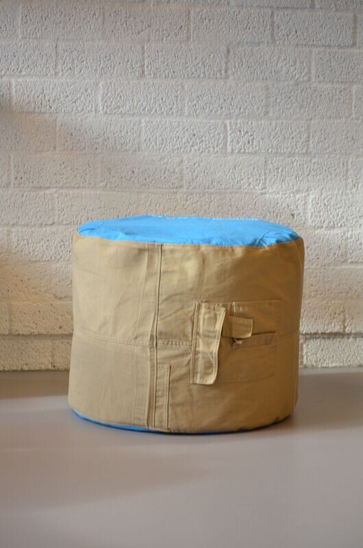 Poef van upcyclede textiel
