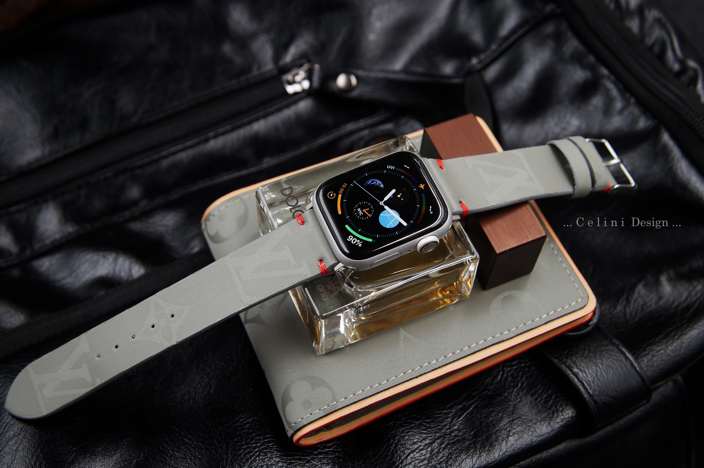 Apple Watch personnalisée plaquée or 24K 41 mm série 8 bracelet Louis  Vuitton LT