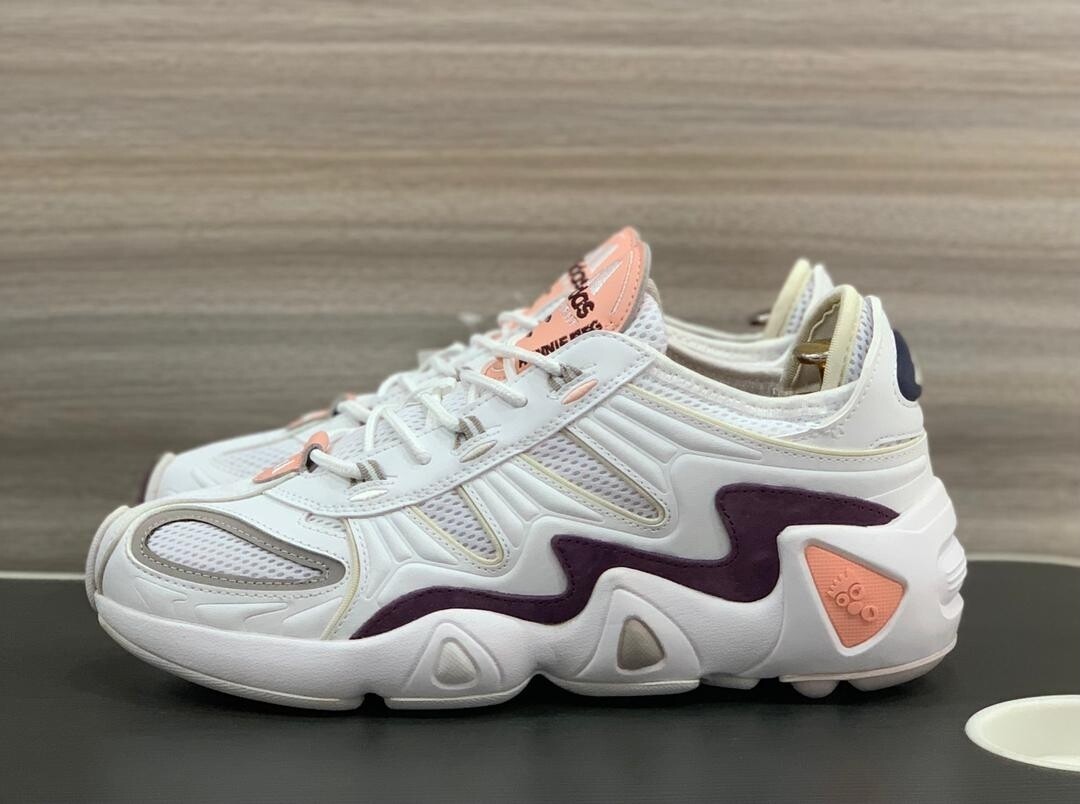 Adidas x kith blanc violet