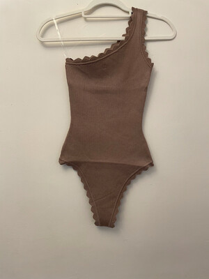 Scollop Bodysuit