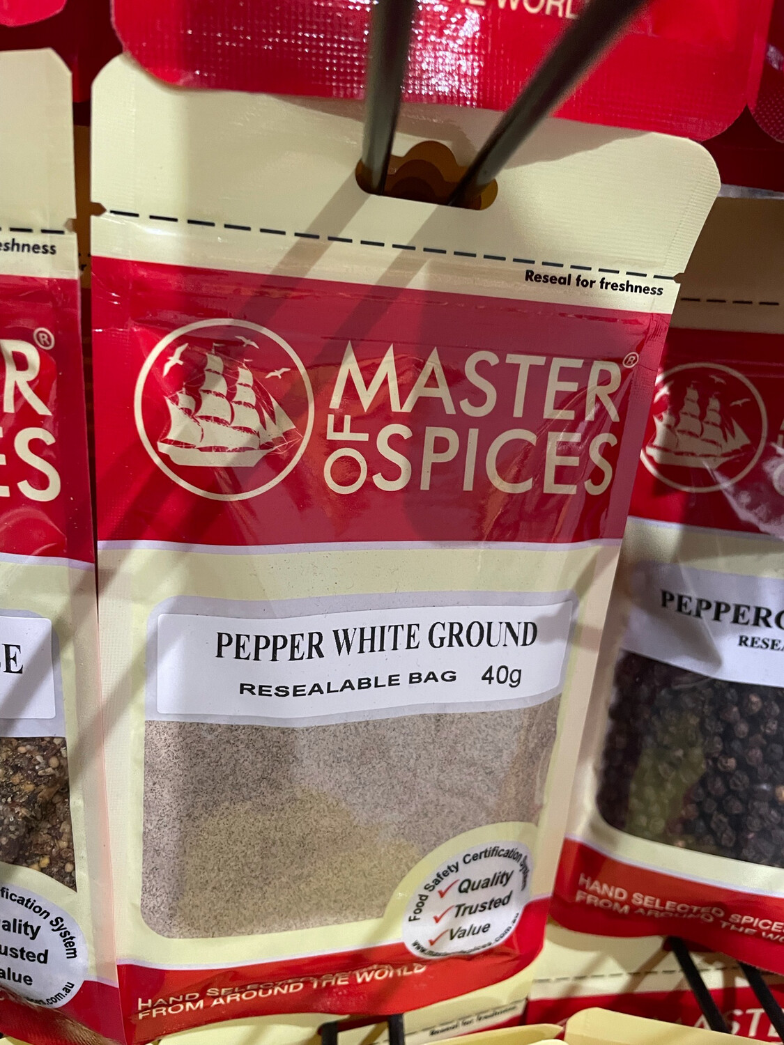 MOS Pepper White Ground
