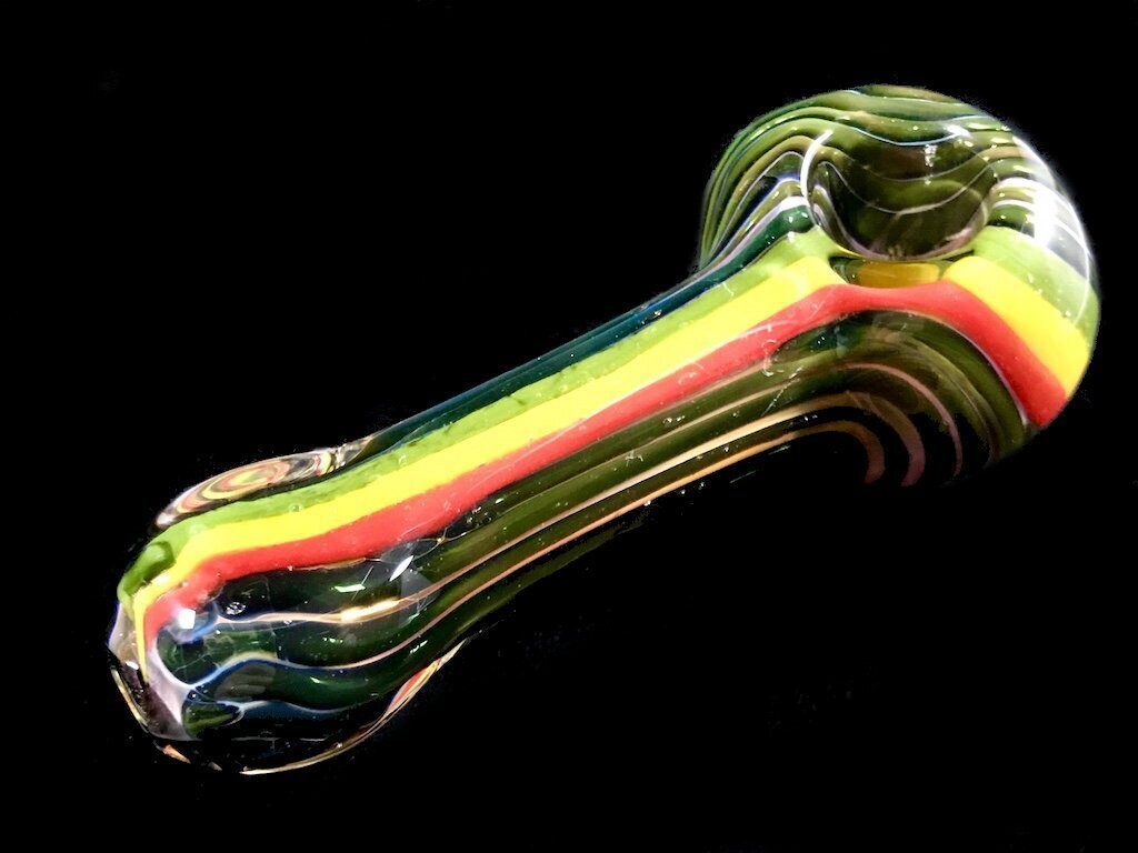 Color Changing Rasta Pipe