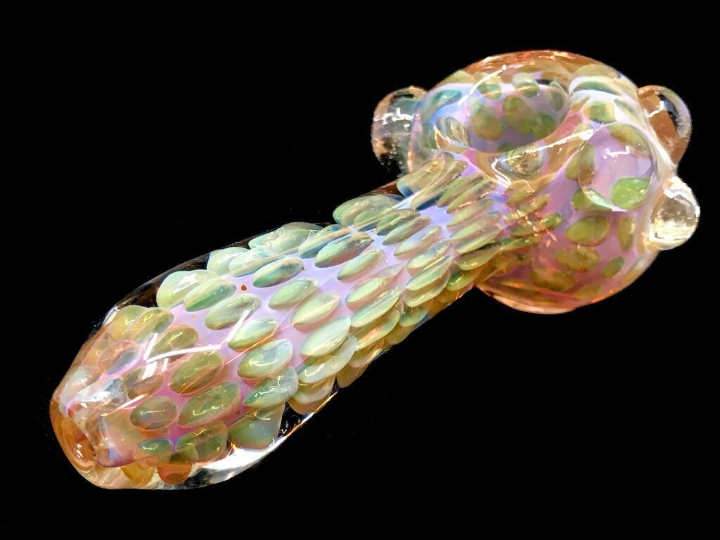 Floating Gold Dots Pipe