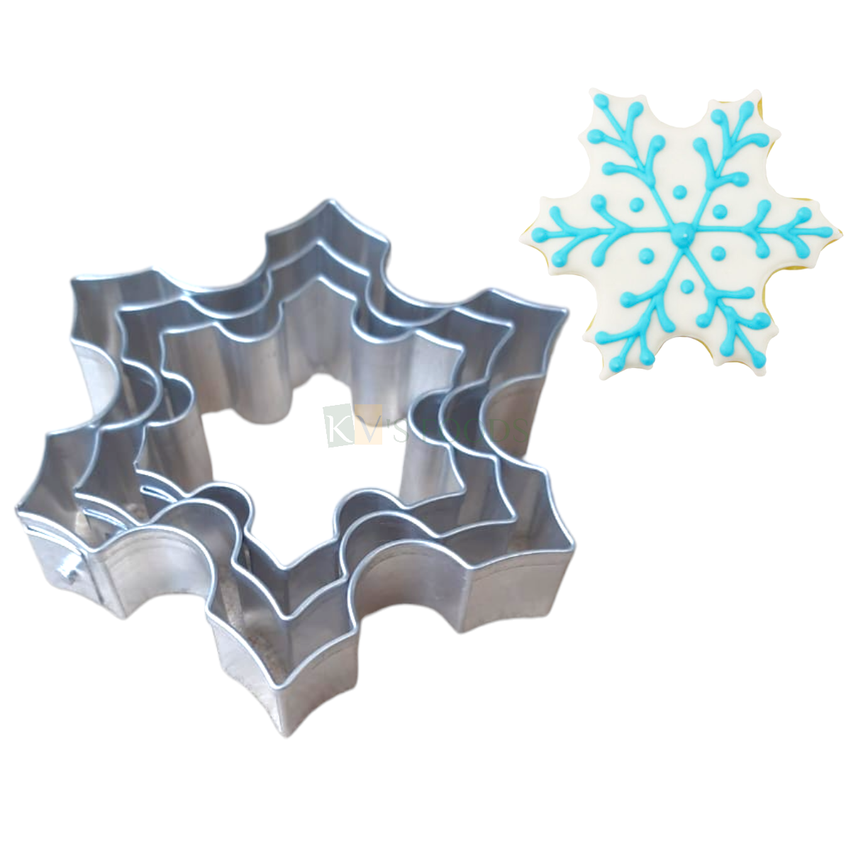 3 Pc Silver Christmas Snowflakes Shape Cookie Cutter Metal Molds Sandwitch Cutters, Can be used for Cakes Biscuits Chocolates Pancake Fondant Cheese Gingerbread Cutter Birthday Parties Decorations