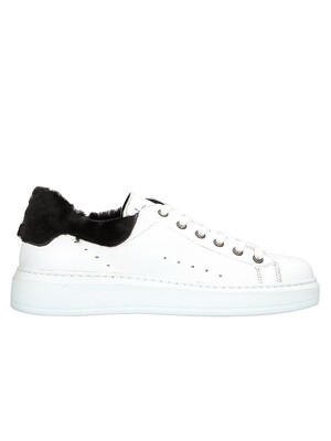 basket blanche en cuir pour femme avec fourrure noire, idéale pour l&#39;hiver