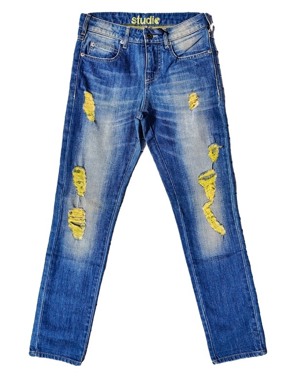 Slim Jeans for Women with Distressed Effect and Yellow Threads