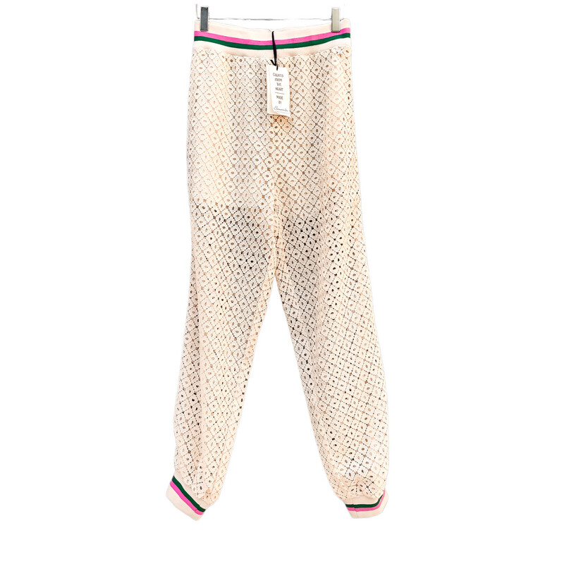 Women&#39;s beige ecru jogger pants in macramé lace