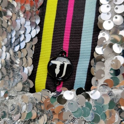 Robe courte à sequins argent – soirée girly évasée – Tailles 40 et 42