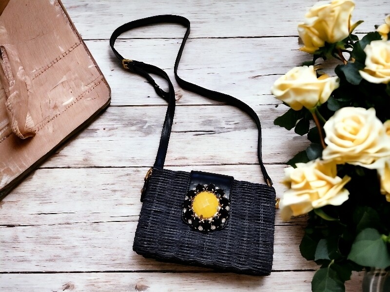 Elegant Women&#39;s Minaudière in Black Wicker with Rhinestone Buckle