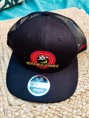 Caps