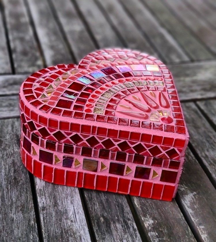 JEWELRY HEART SHAPED BOX (MOSAIC)