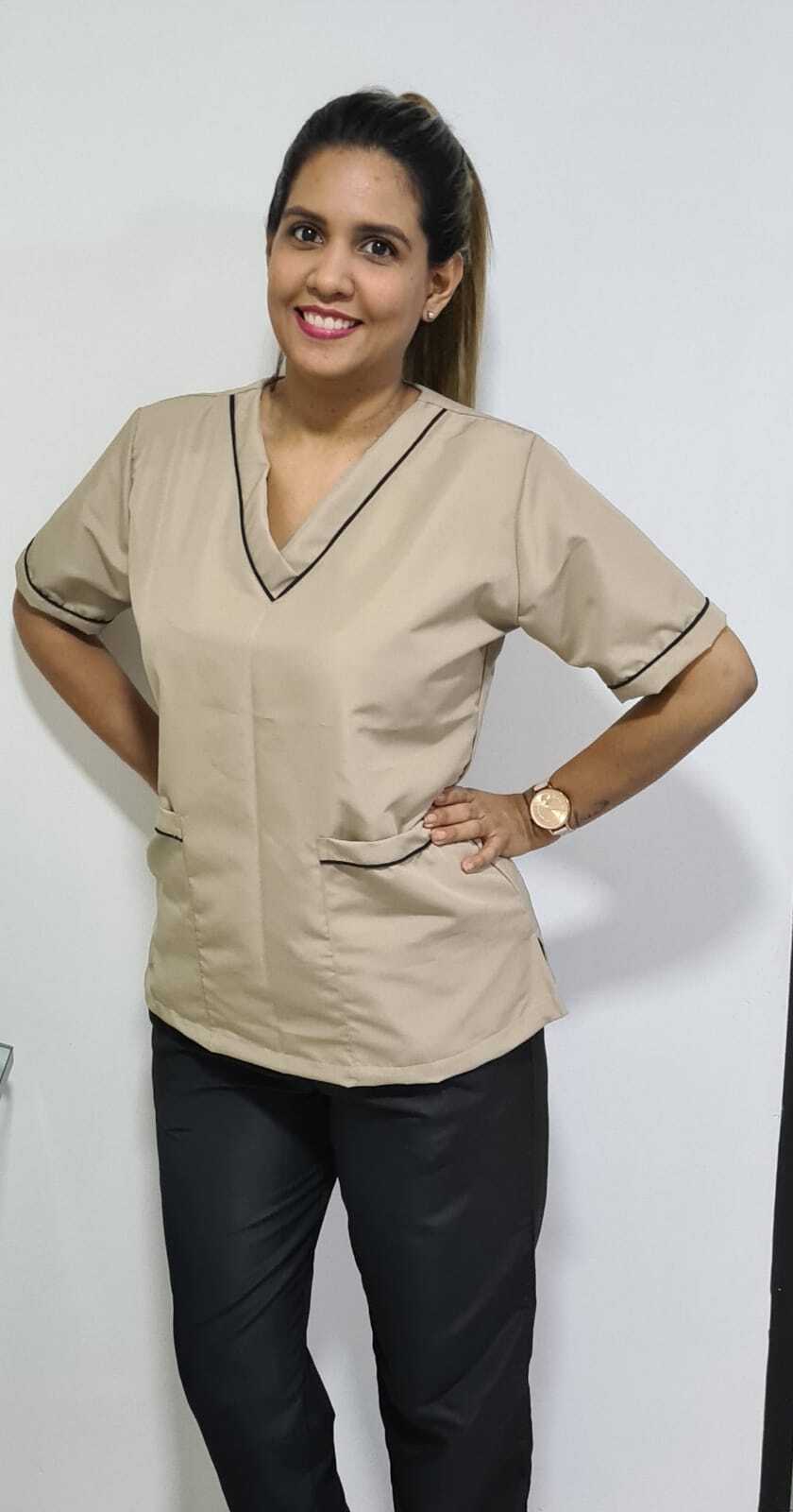 Conjunto antifluido cuello en V combinado