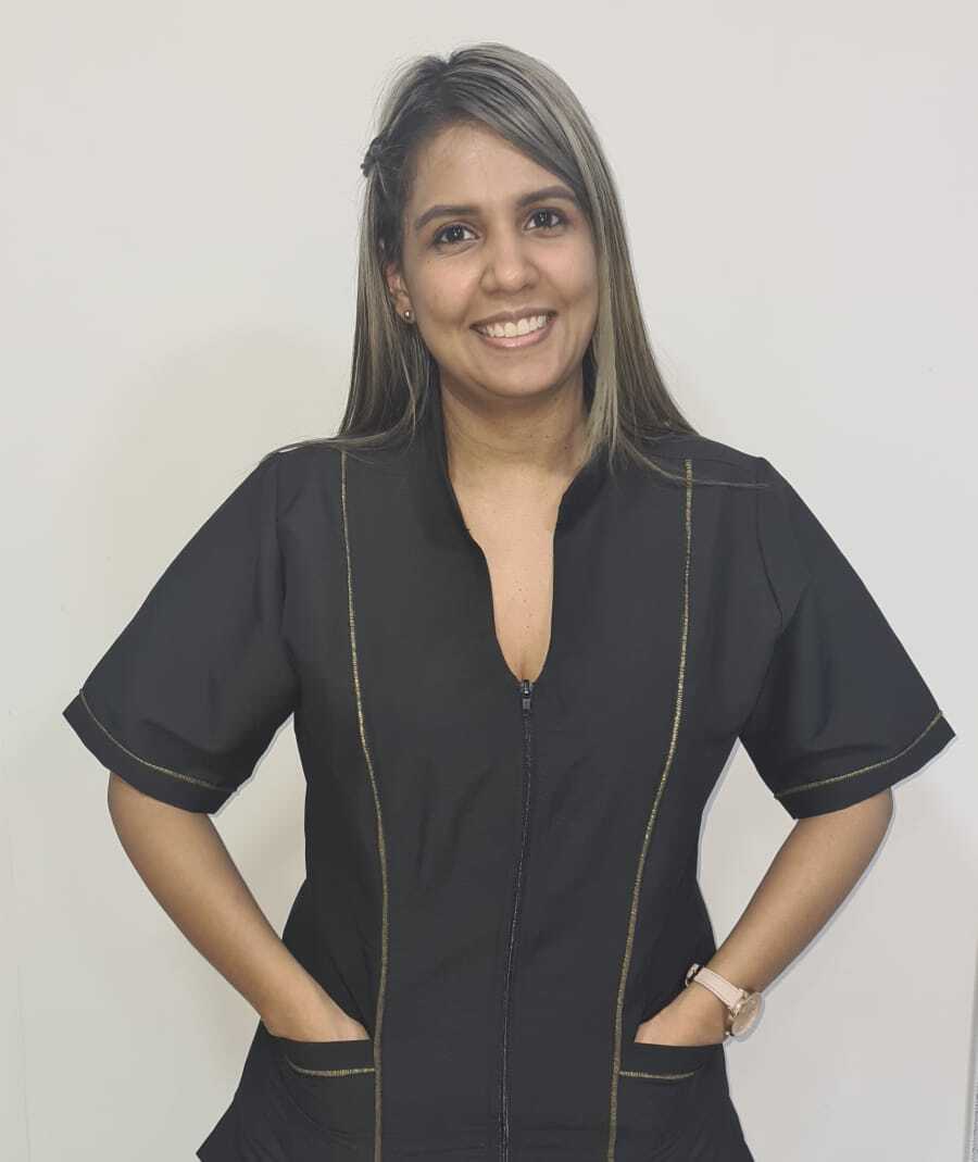 Conjunto antifluido cuello en V con cierre