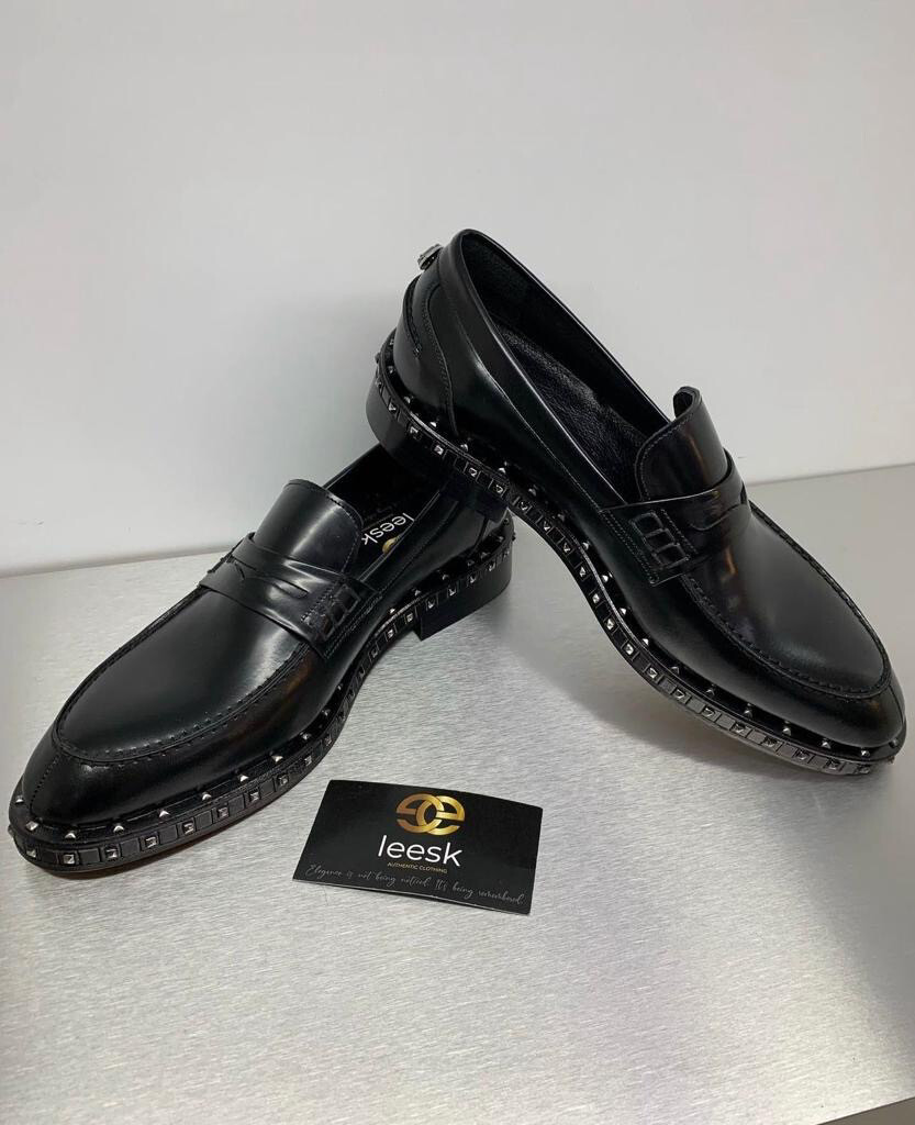 Black Studs