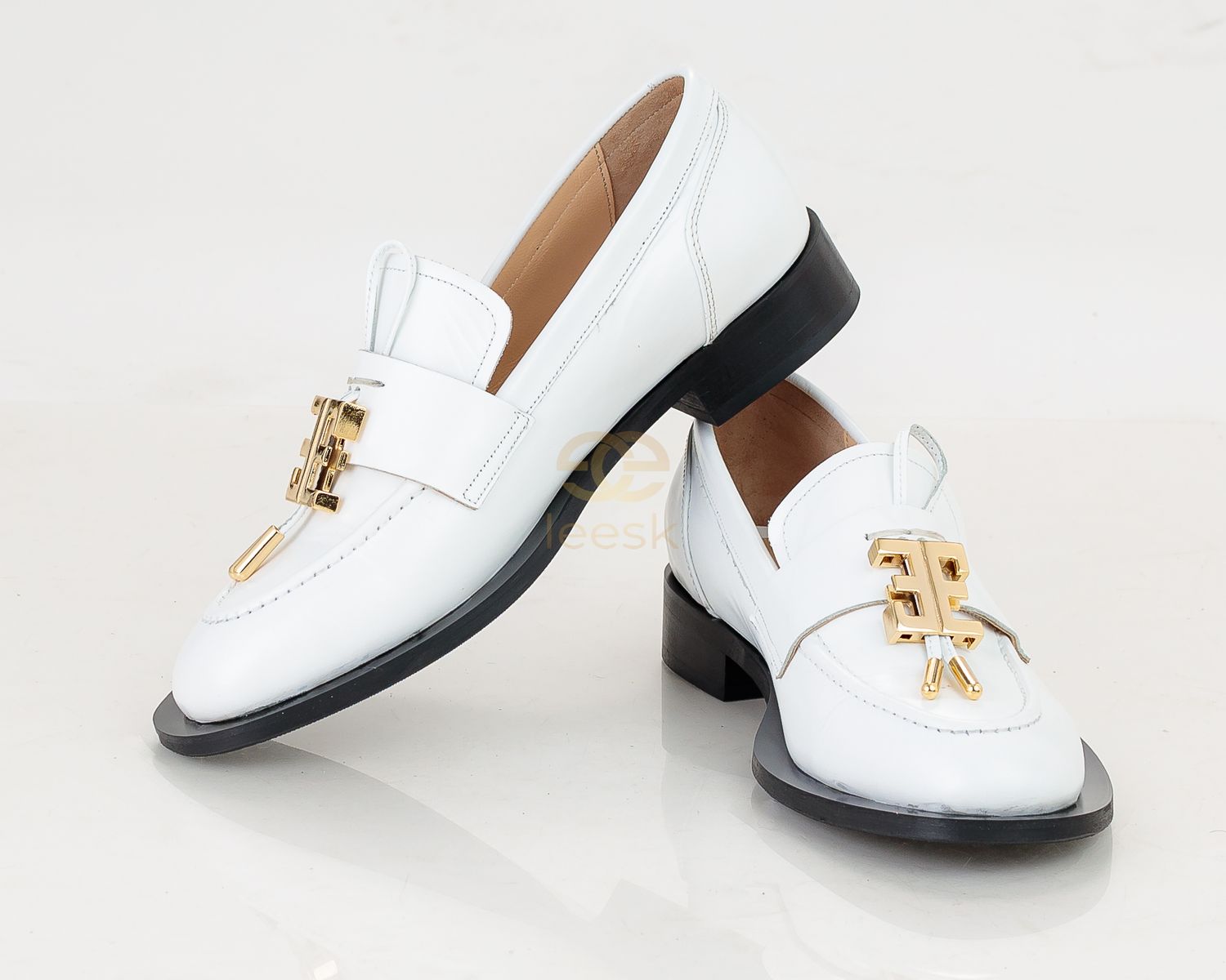 Melody classic white shoe