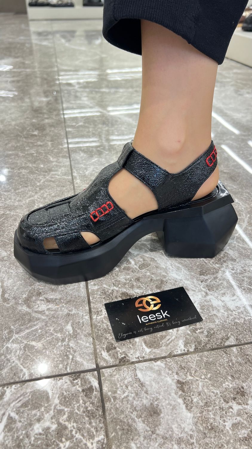 Maake black shoe