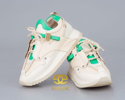 Lunathi sneaker