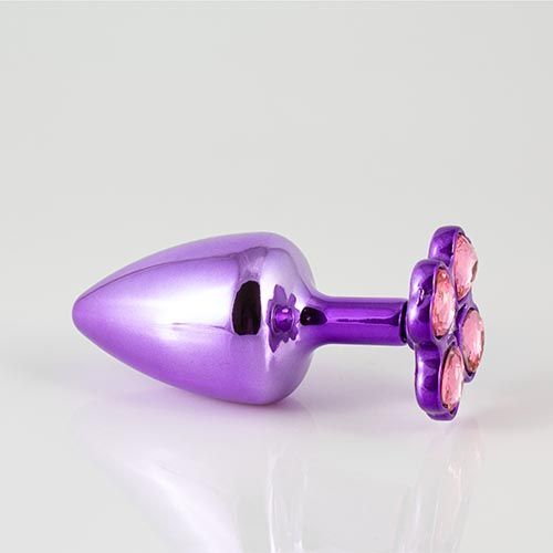 PLUG METAL TREBOL linea premium 7,5 cm de largo x 3,5 cm de grosor