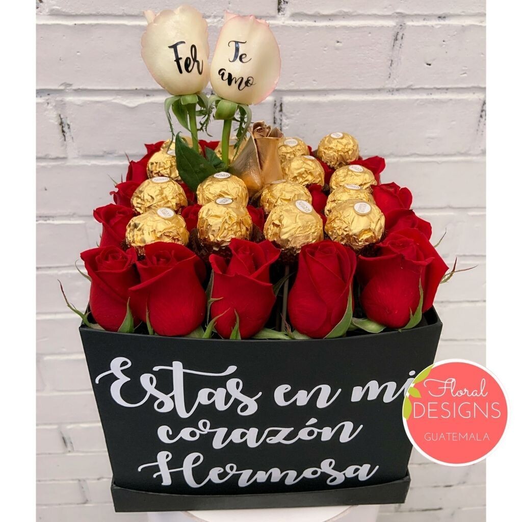 Caja de 25 rosas personalizadas Ferrero