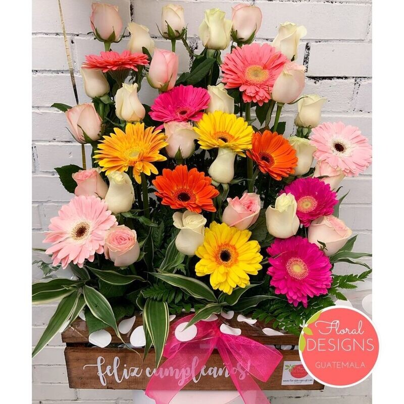 Caja rustica de flores mixtas