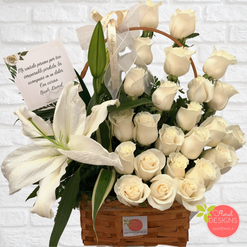Arreglo Lili & Blush en blanco de 24 rosas