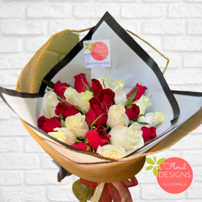 Love Bouquet de 24 rosas rojo y blanco