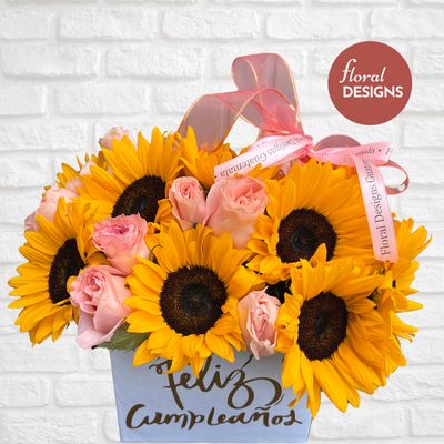 Caja personalizada de girasoles + rosas