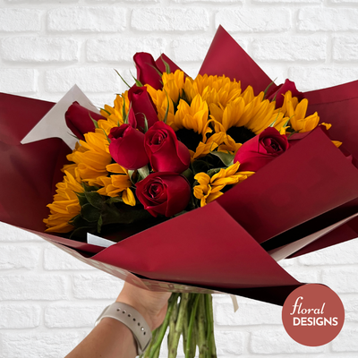 Bouquet de girasoles y rosas