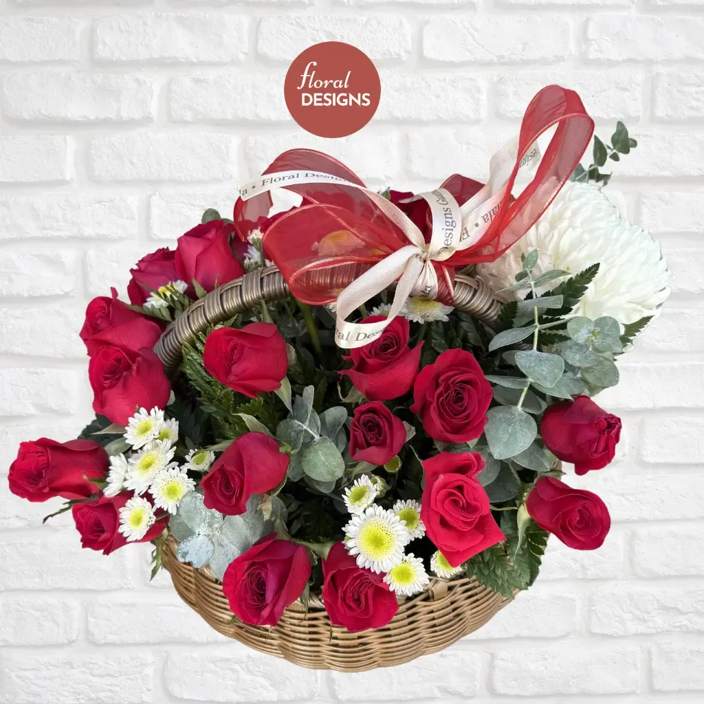 Cesta de 24 rosas y crisantemo