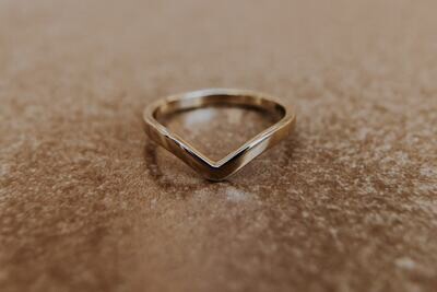 Golden V | Gouden Asring 14kt