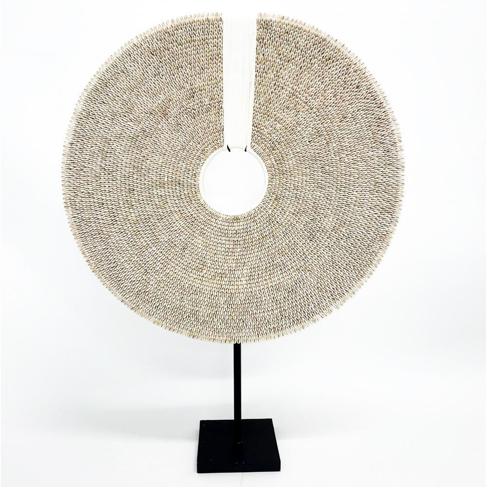 WHITE SHELL DISC ON STAND-XXL DECORATION