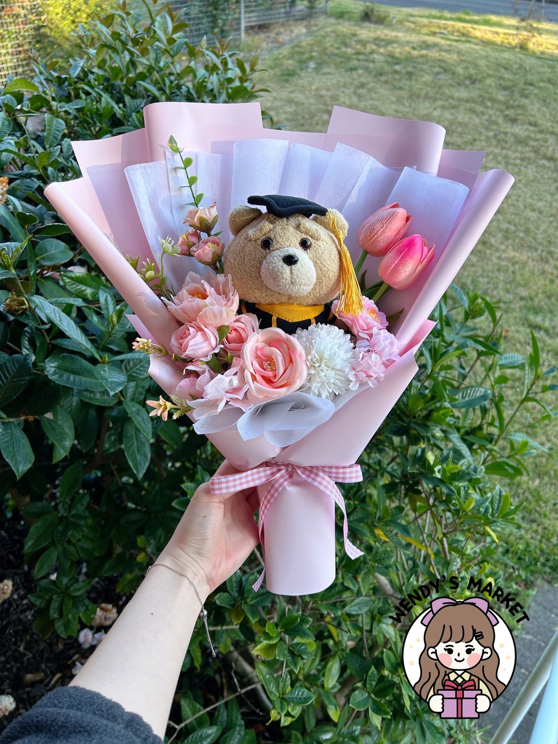 Graduation Ted Bouquet B