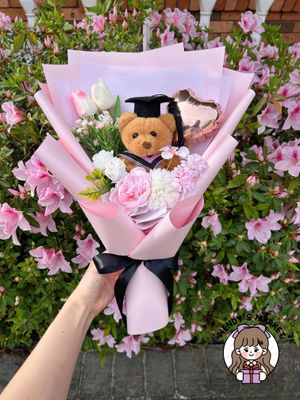 Graduation Teddy Bear Bouquet B