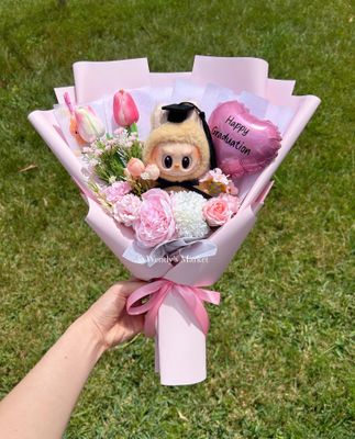 Graduation Labubu Bouquet