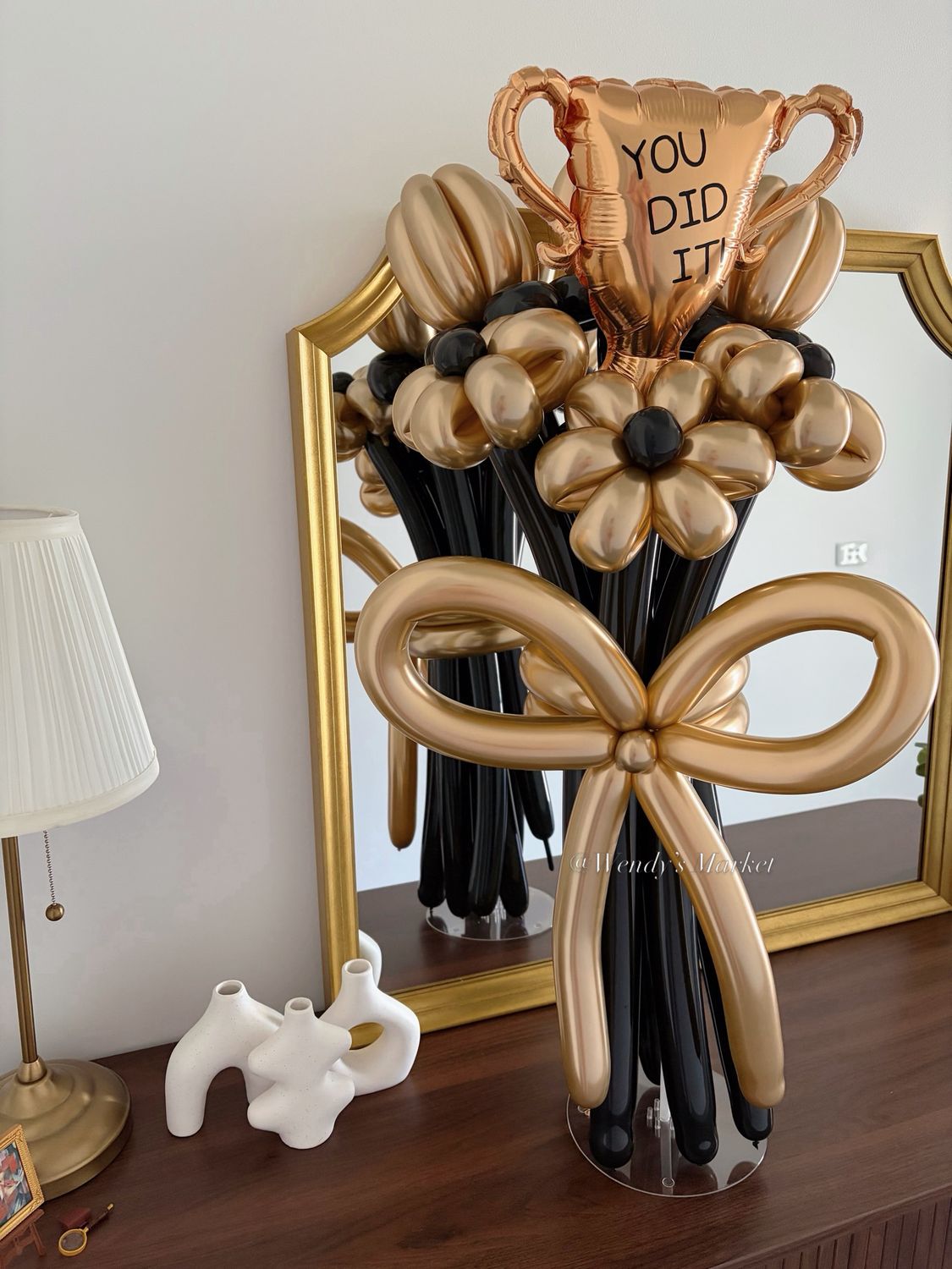 Balloon Flower Bouquet (Trophy)
