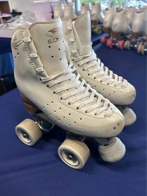 Preloved Artistic Roller Skates (230)