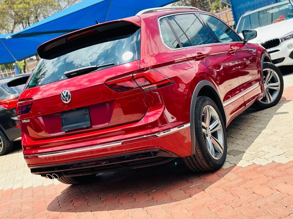 VOLKSWAGEN TIGUAN R LINE