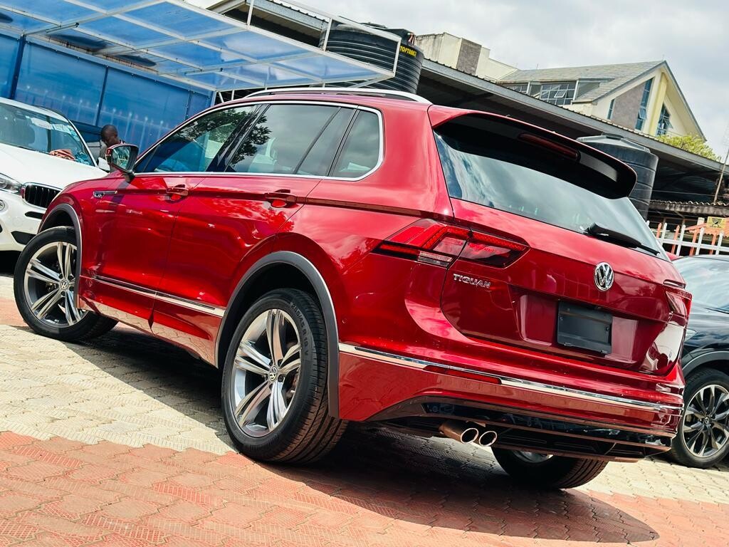 VOLKSWAGEN TIGUAN R LINE