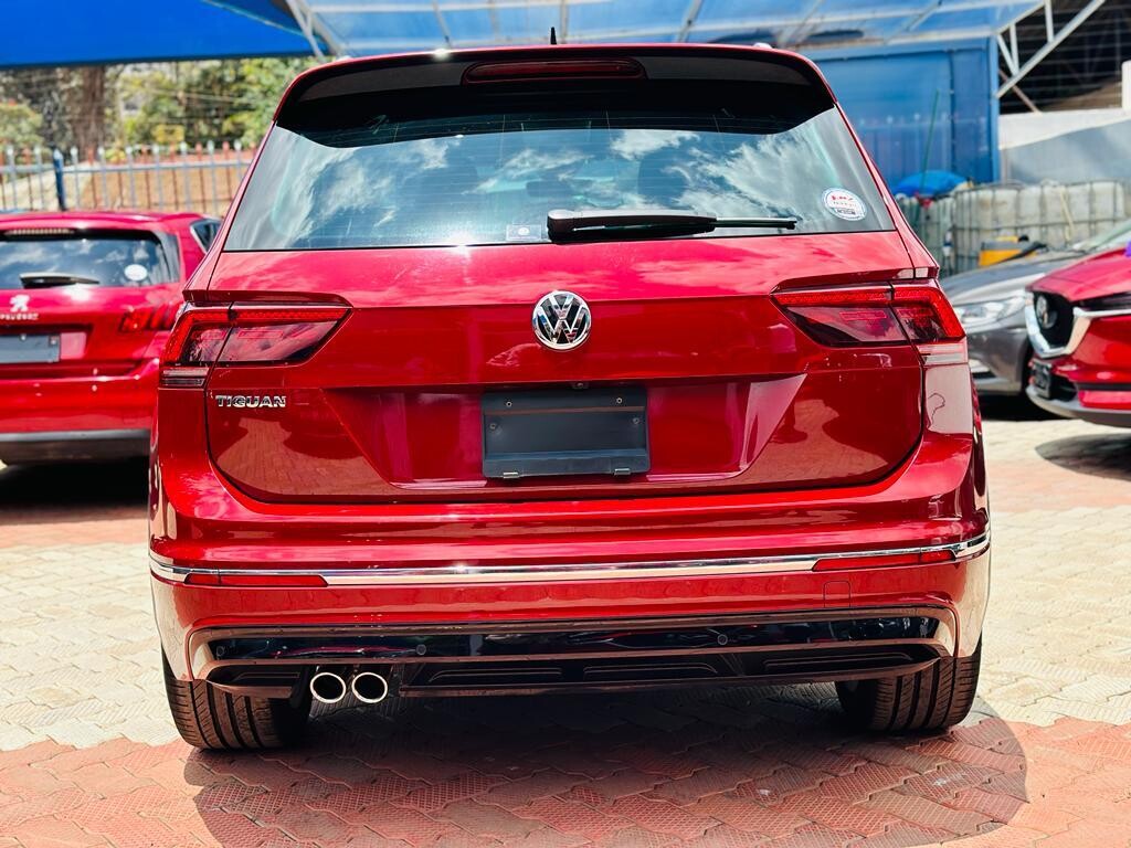 VOLKSWAGEN TIGUAN R LINE