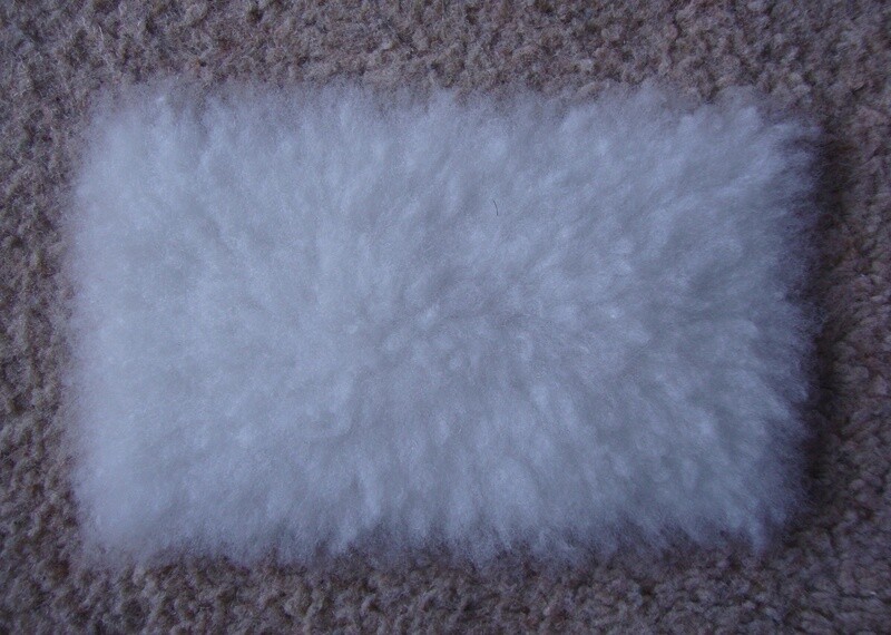 1:12 scale White Fur Rug for dolls house