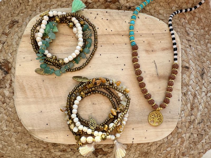 Stretch Beads with Charms 0404 multi BS5-BB06