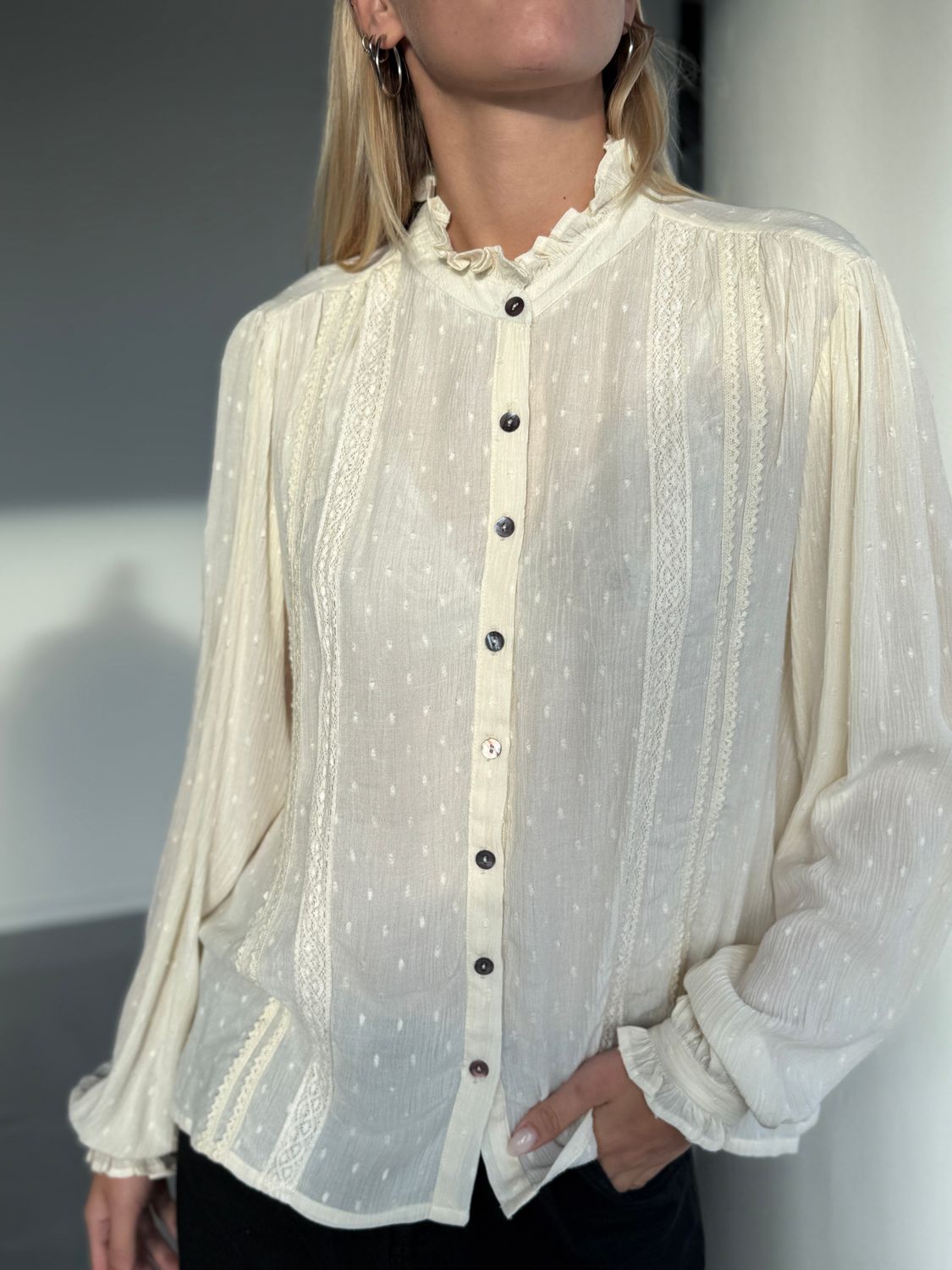 Esra Blouse Dobby Cr.R. 0016 cream BW5-511