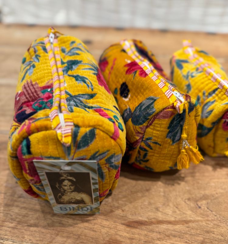 Pouches Set of 3 sizes 0070 yellow BW5-782