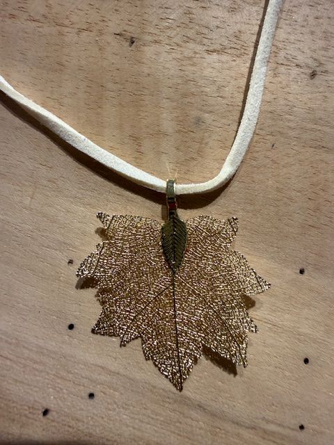 Golden Leaf Necklace 0013 gold BS6-BB19