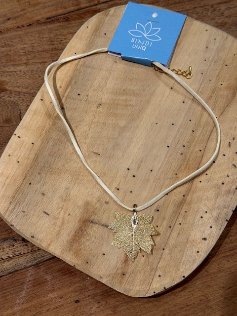 Golden Leaf Necklace 0013 gold BS6-BB19