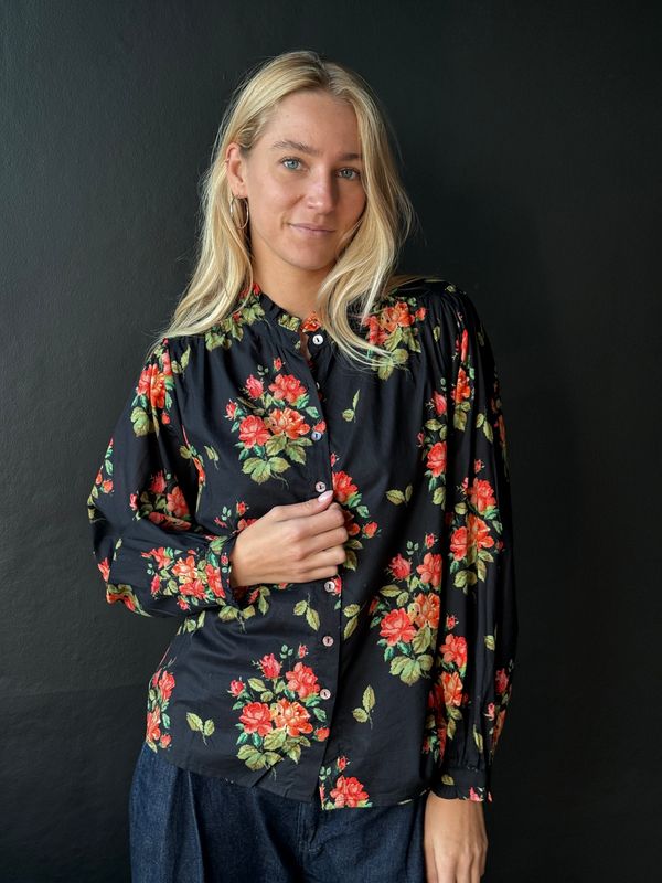 Esra Blouse CO S146 stitchy rose BW6-555